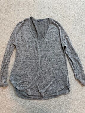 BE COOL Soft V-Neck Lightweight Gray Sweater Shirt